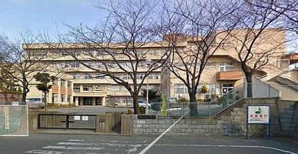 三郷市立前川中学校（629m）