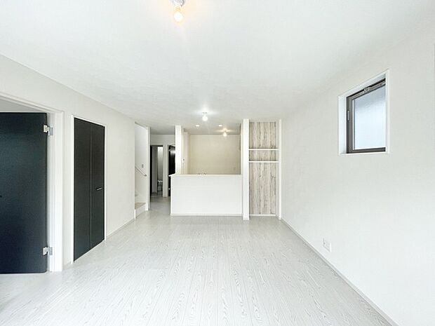 家族の動線が分かりやすいと定評のあるリビングイン階段を採用したプラン。