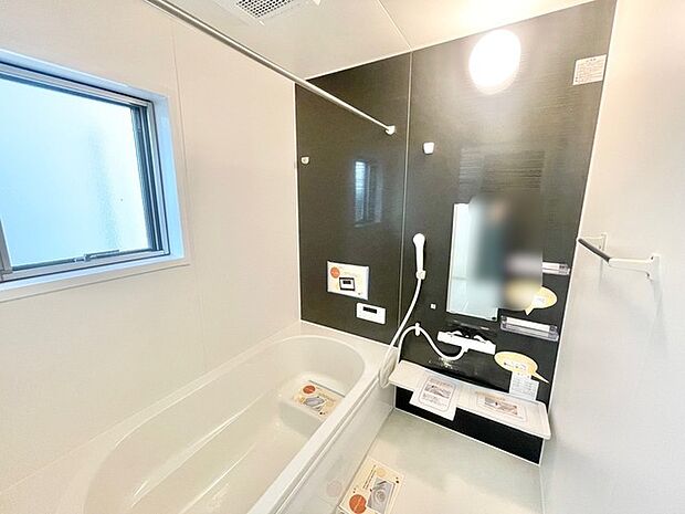 バスユニット1坪タイプ、浴室乾燥機付き。