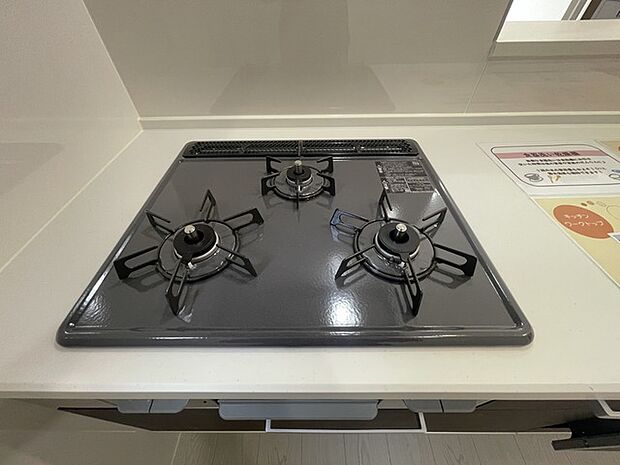 3口のガスコンロで、お料理はよりスピーディーに。