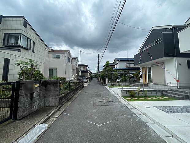 幅員こそやや狭くても、その分交通量が少なくて安心。