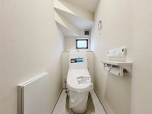 清潔感あふれる空間に、温かみのある光が心地よく広がる