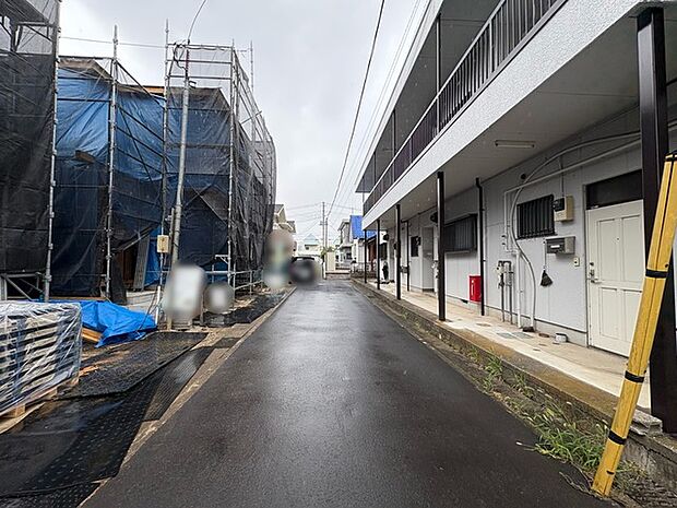 幅員こそやや狭くても、その分交通量が少なくて安心。