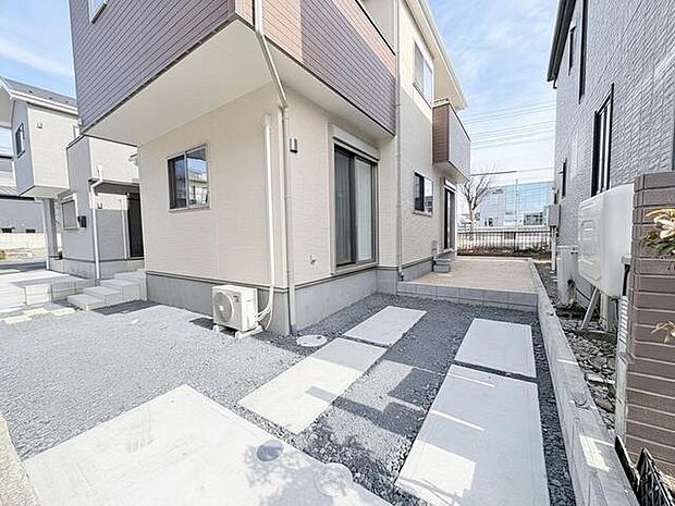 落ち着いた色調が調和する、穏やかな景観。