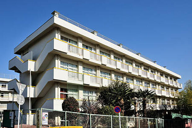 さいたま市立大牧小学校（550m）