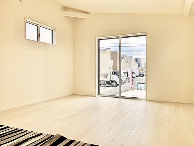 開放感と採光にこだわった、17.8帖のＬＤＫ。 