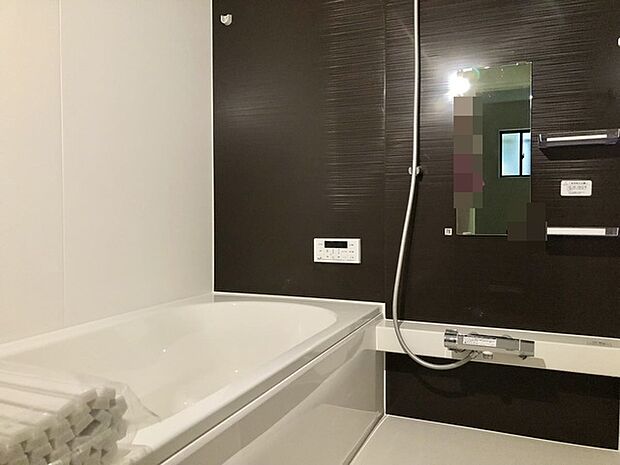 お子様と一緒にバスタイムを楽しめる広々一坪浴室。 