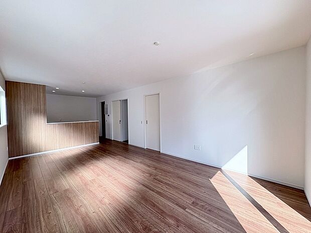 リビングは家具の配置も思いのまま。自由度が高い設計です。 