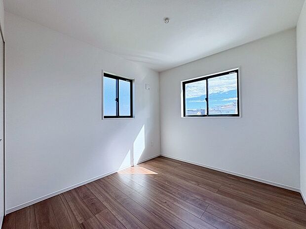 太陽の恵みを感じる、温もりと明るさにあふれたお部屋。