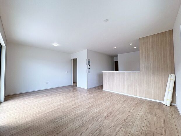 リビングは家具の配置も思いのまま。自由度が高い設計です。 