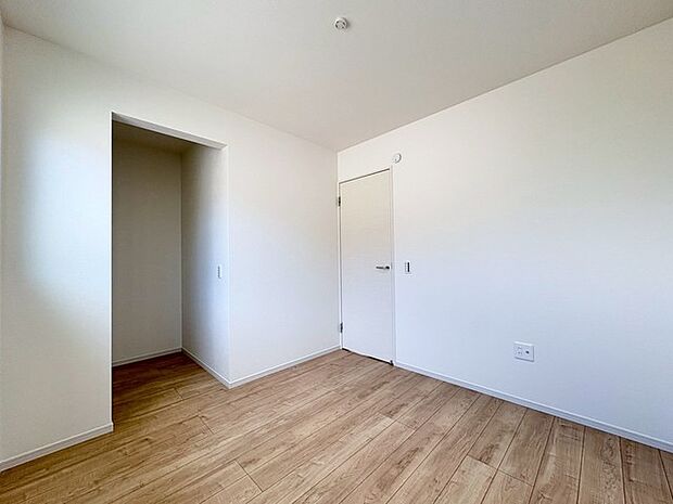 子供部屋には丁度良い洋室。サイズは5.6帖。