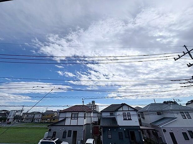 閑静な住宅地で、小さなお子様がいるご家族にも安心。