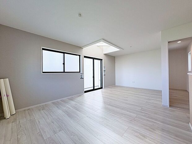 家族が自然に集りそうな広さが魅力のLDK。