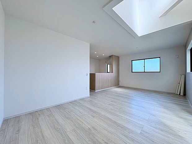 リビングは家具の配置も思いのまま。自由度が高い設計です。