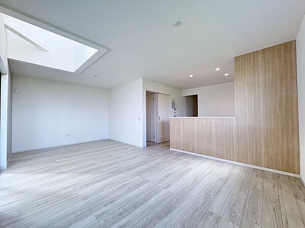 快適性とゆとりをデザインしたリビングは、広々した19.8帖。