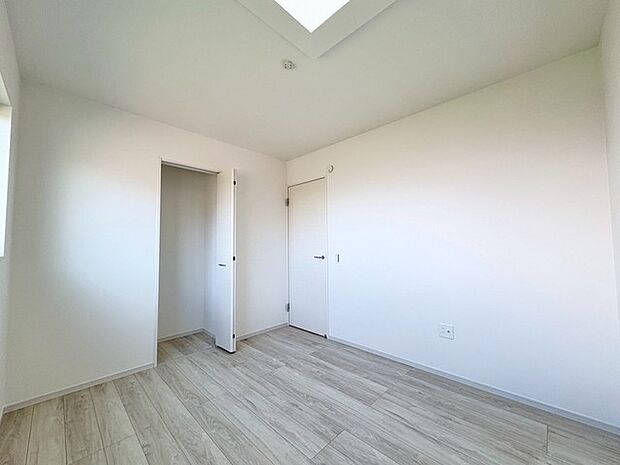 子供部屋には丁度良い洋室。サイズは5．2帖。