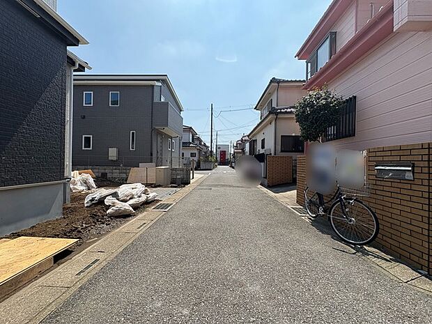 幅員こそやや狭くても、その分交通量が少なくて安心。 