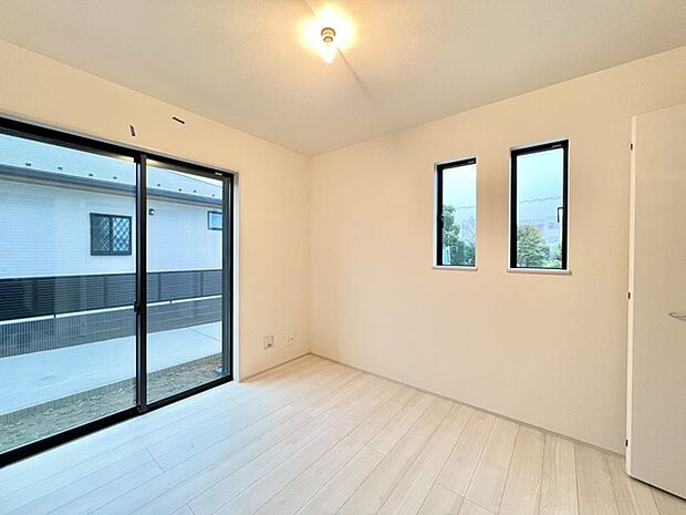 2階部分のお部屋の日当たりは、ご覧の通り明るいです。