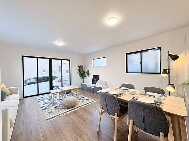 開放的なこの空間がお客様をお出迎えします。LDKは22.2帖。