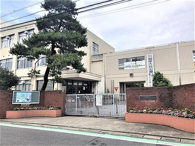 川口市立戸塚中学校(1120m)