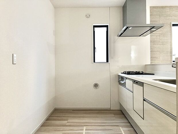 料理をしながらでも、ご家族との会話を楽しめる対面キッチン。