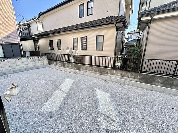 お子様が駆け回れるお庭。想像するだけでワクワクしますね。 