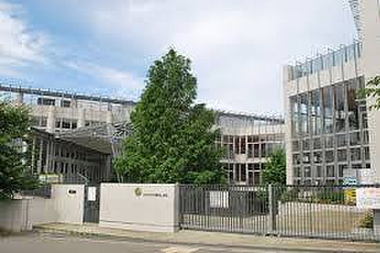 川口市立戸塚南小学校（738m）