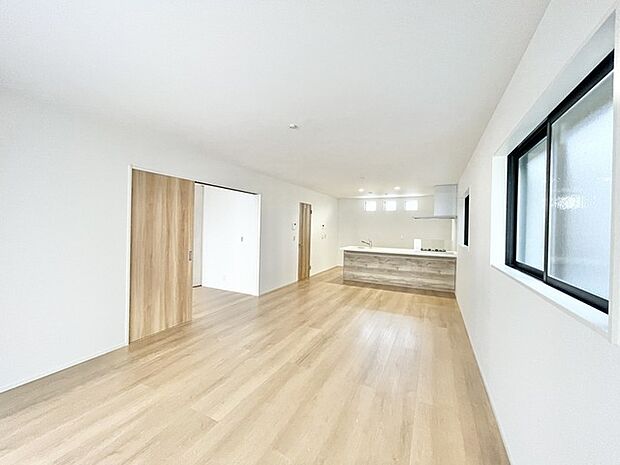 家族が自然に集りそうな広さが魅力のＬＤＫ。 