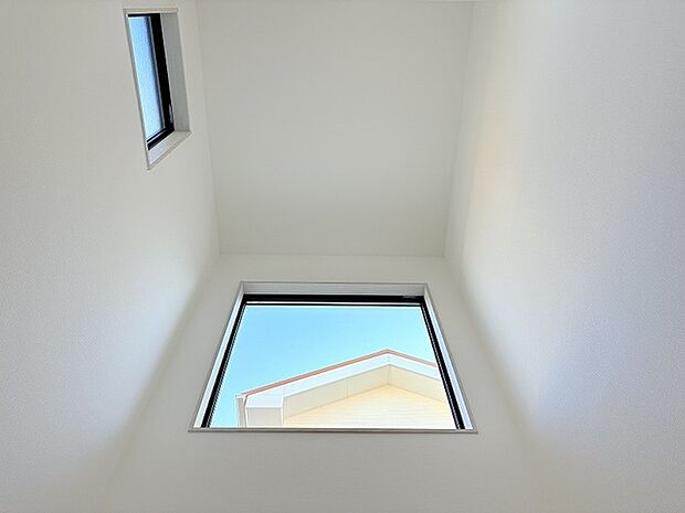 リビングの吹き抜けの様子