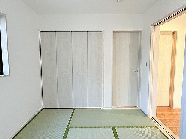1階の和室は6帖と広めになっていて、居室としても使いやすいです。