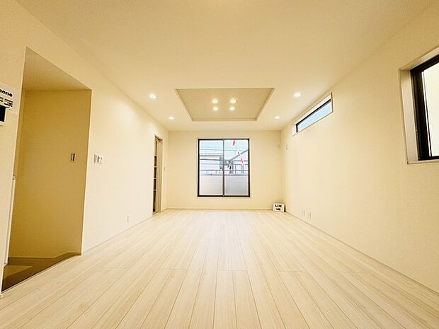 ご家族みんながゆったりくつろげる広々リビング。 