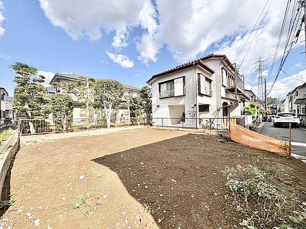 令和8年5月末完成予定　人気の西方小学校　近隣商業施設もございます。　カラーセレクト可