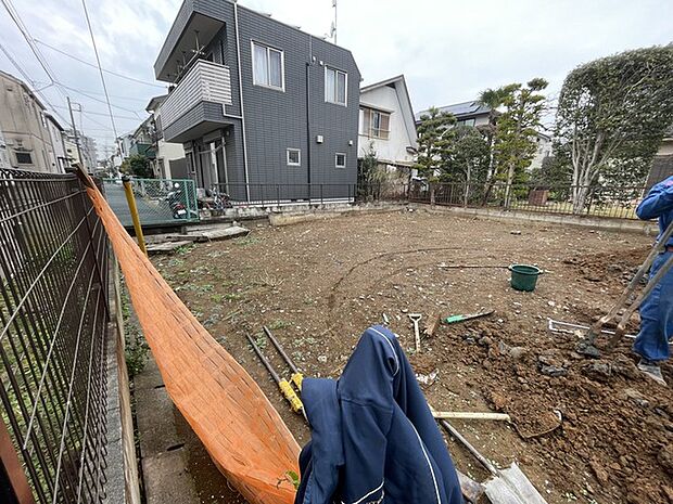 令和8年3月末完成予定　人気の西方小学校　近隣商業施設もございます。　カラーセレクト可