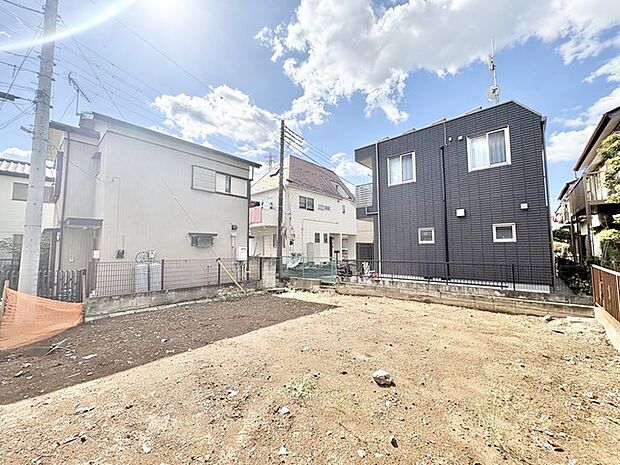 令和8年5月末完成予定　人気の西方小学校　近隣商業施設もございます。　カラーセレクト可