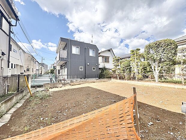 令和8年3月末完成予定　人気の西方小学校　近隣商業施設もございます。　カラーセレクト可