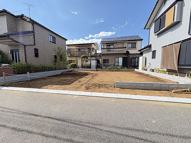 南向きに開口部を設けた設計の家、明るさ重視のプランです。 