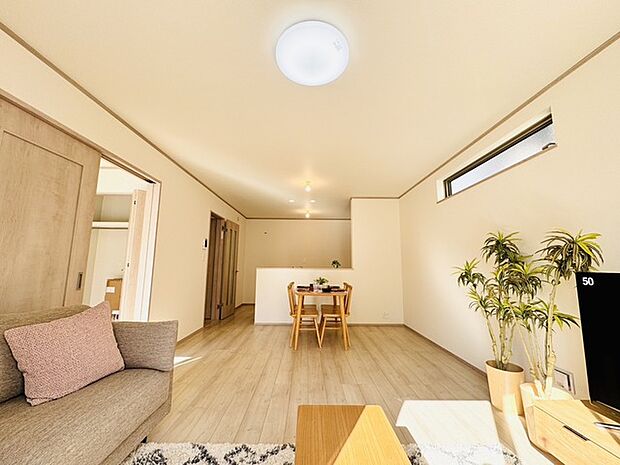 家族が自然に集りそうな広さが魅力のＬＤＫ。 