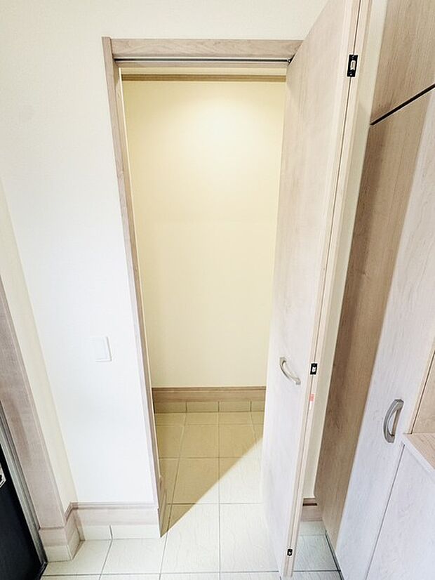 大容量のウォークインシューズクローゼットが嬉しい。 