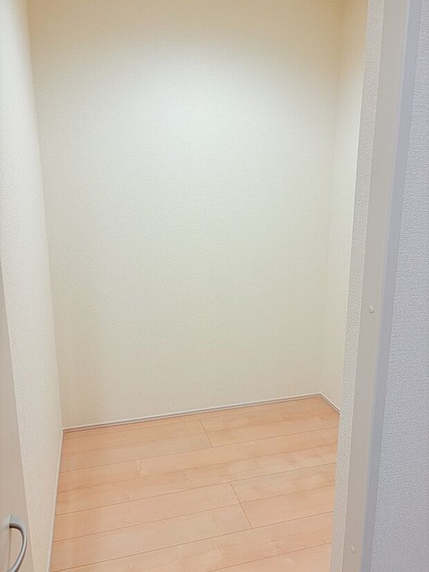 玄関前にウォークインクローゼット設置