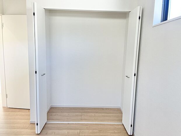 たっぷり収納で、お部屋の中はいつもキレイに片付きそうですね。