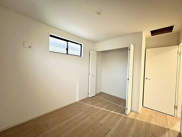 子供部屋には丁度良い洋室。サイズは約5.2帖。