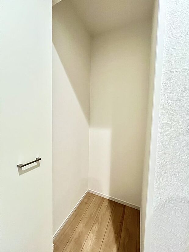 たっぷり収納で、お部屋の中はいつもキレイに片付きそうですね。 