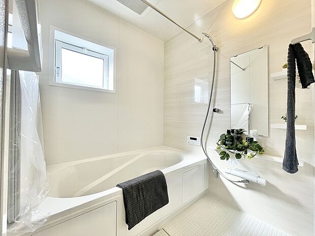 清潔感あふれる空間で、心安らぐバスタイムを。