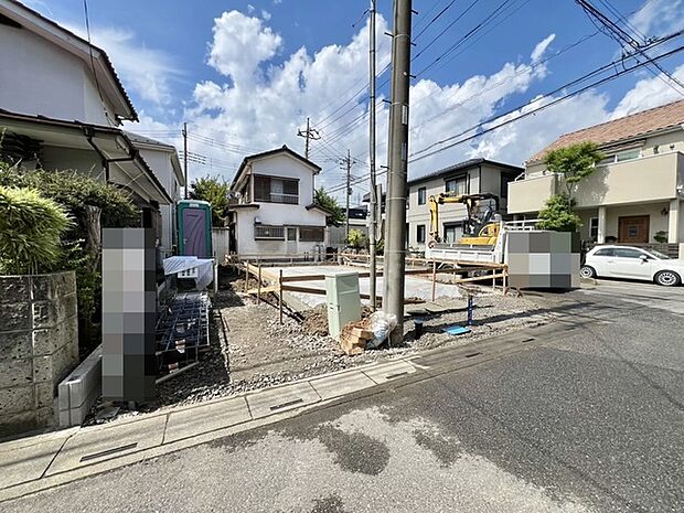 車通りの少ない閑静な住宅地、のびのびした子育てに適します。