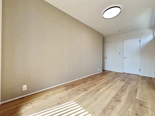 7.5帖のお部屋、寝室にも趣味部屋にも良さそうです。