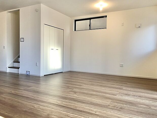 自然な光が満ちる、心地よい広がり 