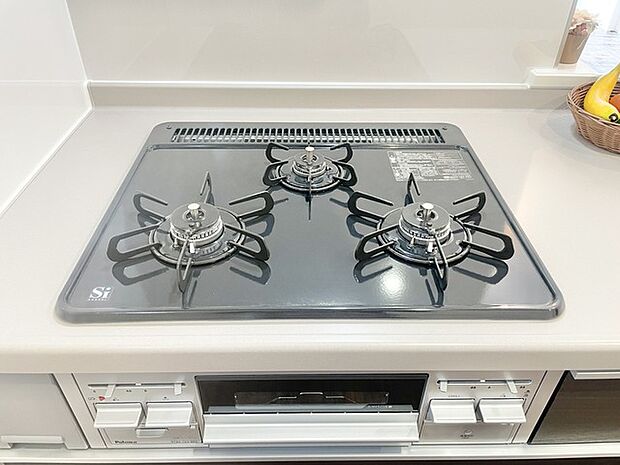 日々の暮らしに彩りを添える、機能美あふれるキッチン空間