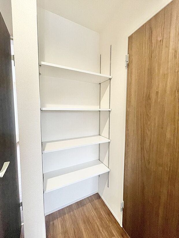 全居室はもちろん、共用スペース収納もあり、すっきり片づけて広く使えます。 