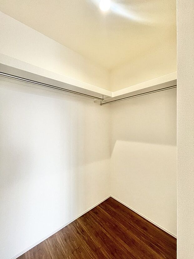 ＷＩＣに面したお部屋、通常の洋室より使い勝手に優れます。 