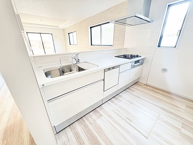 料理をしながらでも、ご家族との会話を楽しめる対面キッチン。